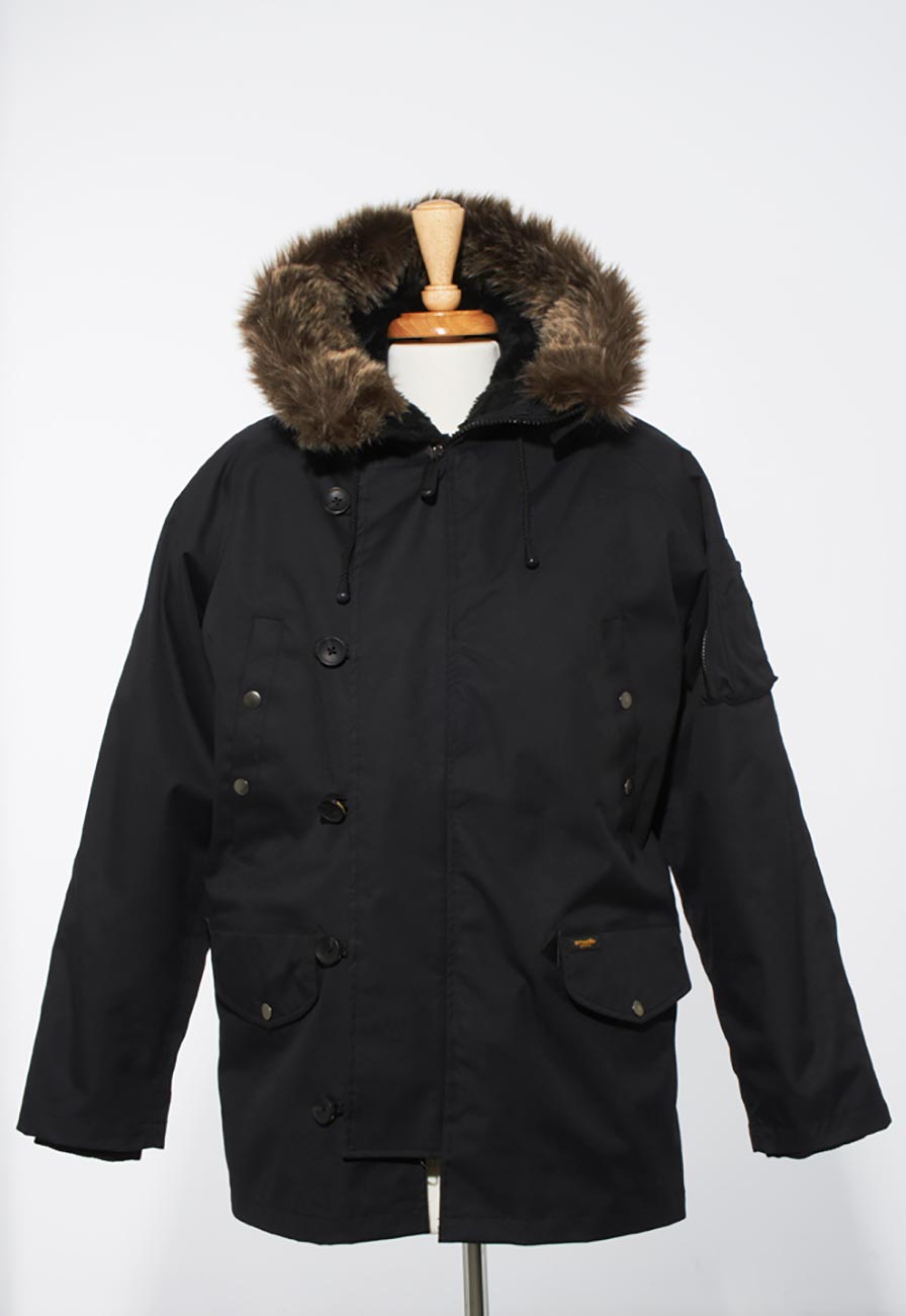 <img src= ”Jimmy_Parka_Lifestyle02.jpg” alt = “Jimmy Fur Parka Jacket Black” / >
