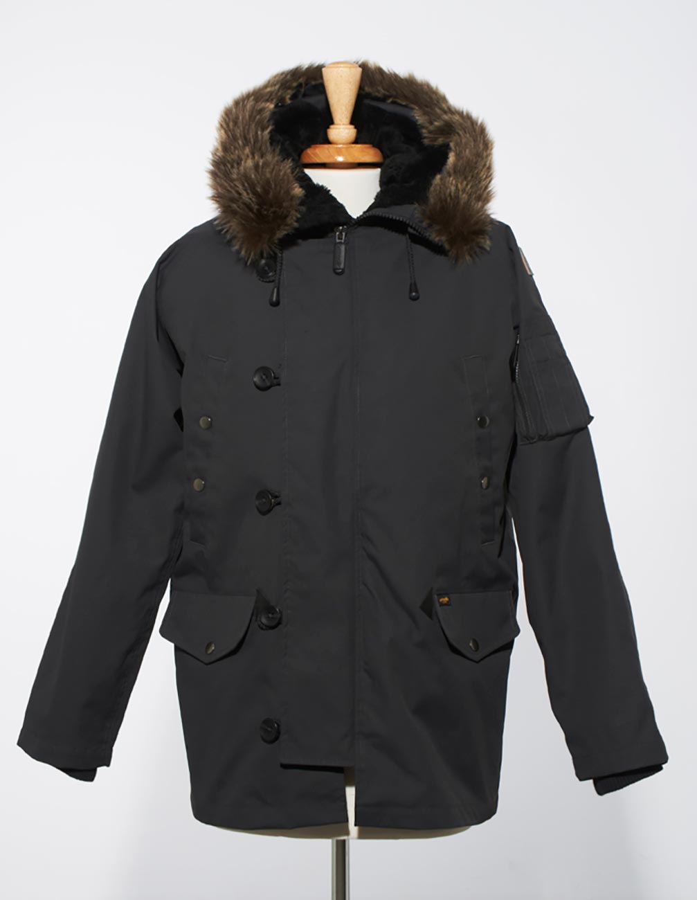 <img src= ”Jimmy_Parka_Lifestyle05.jpg” alt = “Jimmy Fur Parka Jacket Grey” / >