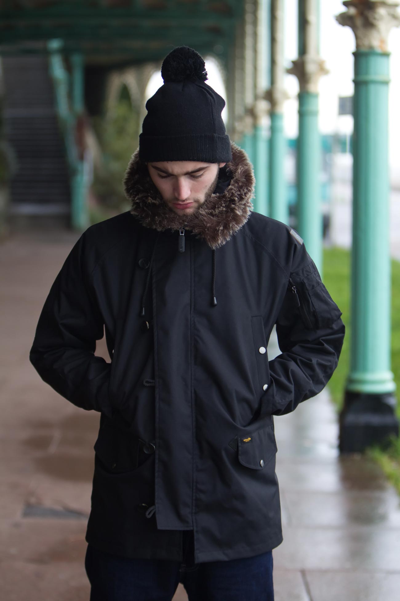 <img src= ”Jimmy_Parka_Lifestyle02.jpg” alt = “Jimmy Fur Parka Jacket Black” / >