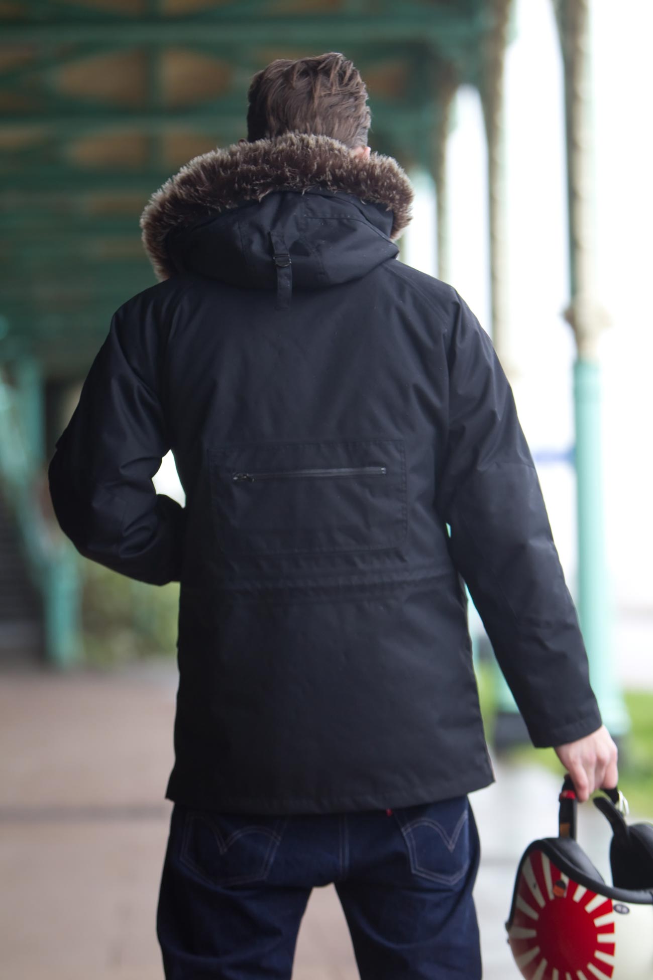 <img src= ”Jimmy_Parka_Lifestyle05.jpg” alt = “Jimmy Fur Parka Jacket Grey” / >