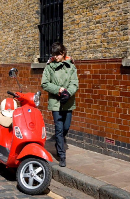 <img src= ”ParkaL_green_web.jpg” alt = “Ladies Parka Green” / >