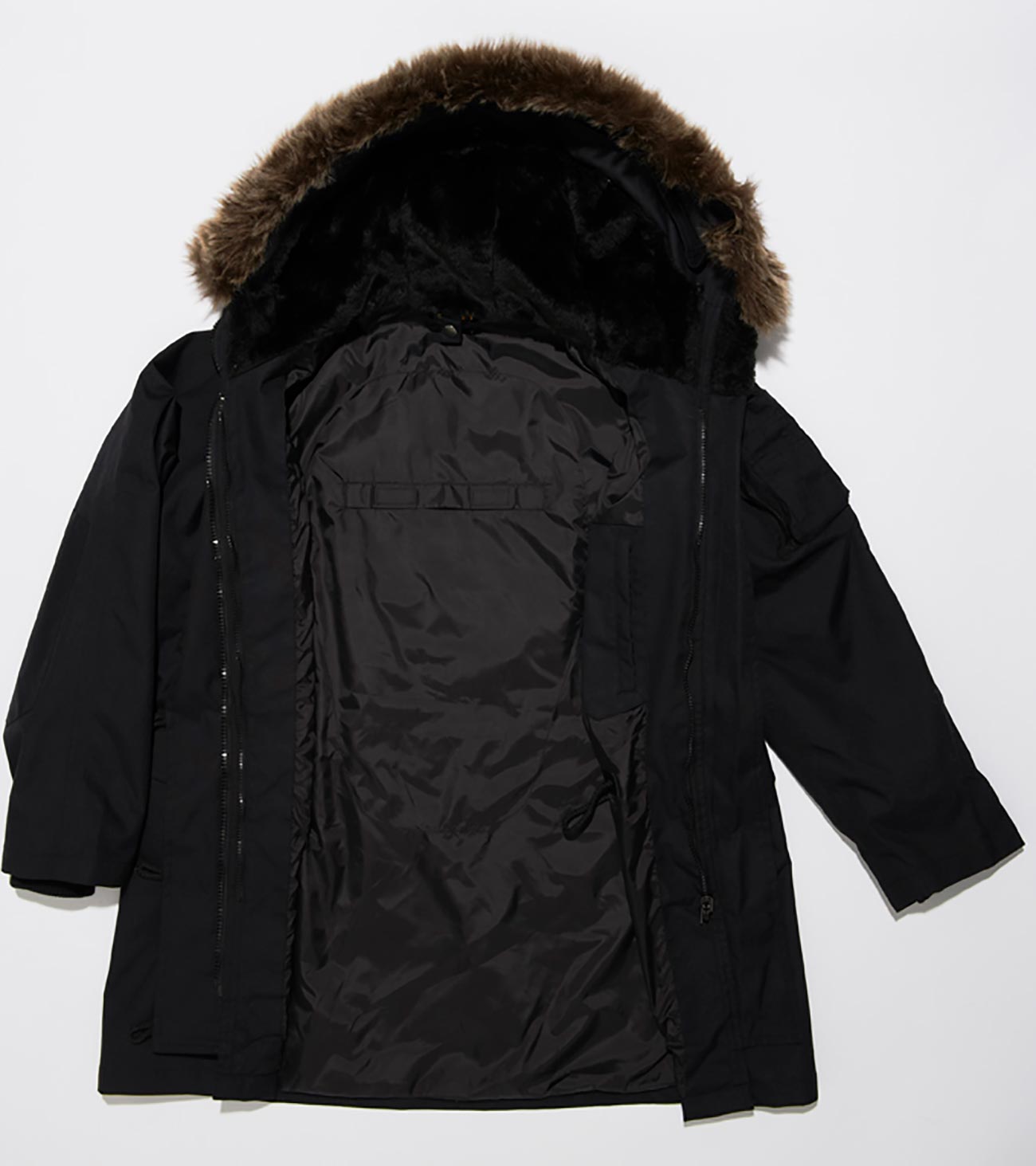 <img src= ”StephParka_Lifestyle02.jpg” alt = “Steph Fur Women’s Parka Jacket Black” / >