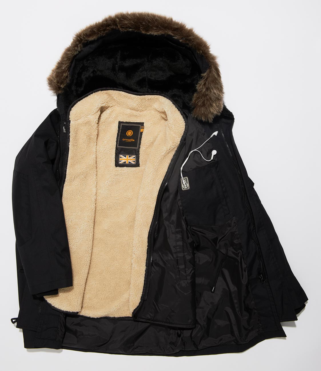<img src= ”StephParka_Lifestyle02.jpg” alt = “Steph Fur Women’s Parka Jacket Black” / >