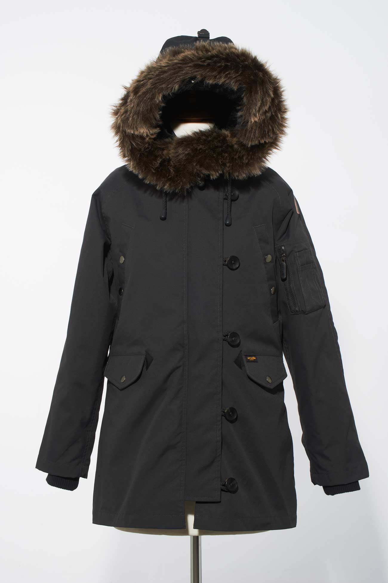 <img src= ”StephParka_Lifestyle03.jpg” alt = “Steph Fur Women’s Parka Jacket Grey” / >