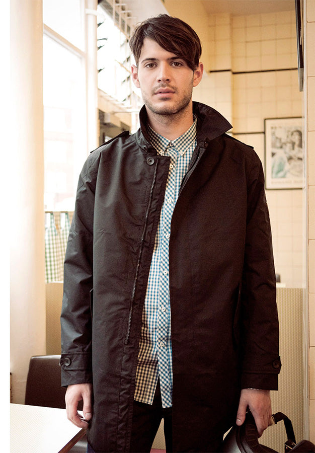<img src= ”alex-trench.jpg” alt = “alex trench men’s jacket” / >