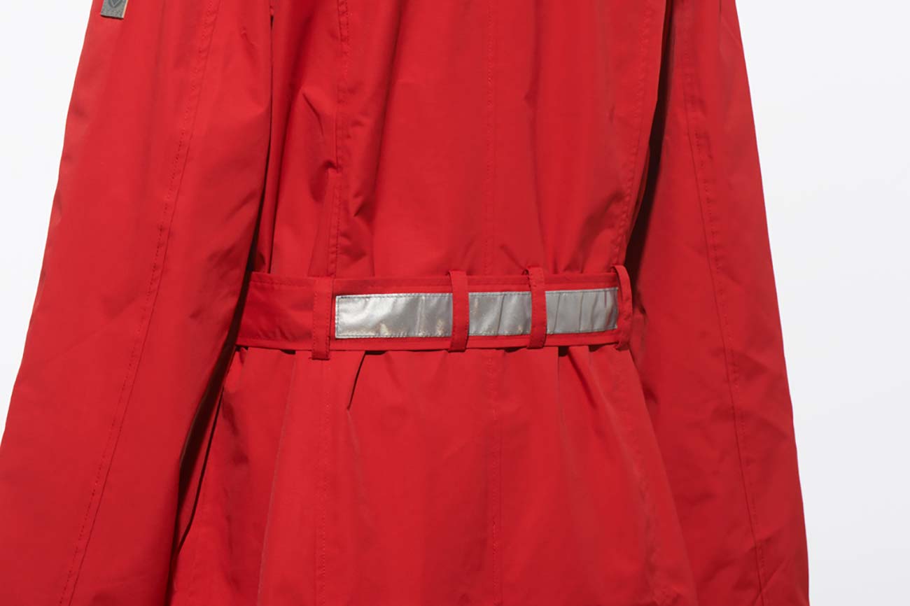 <img src= ”ScarlettMacLifestyle02.jpg” alt = “Scarlett Mac Women’s Waterproof Jacket Red” / >